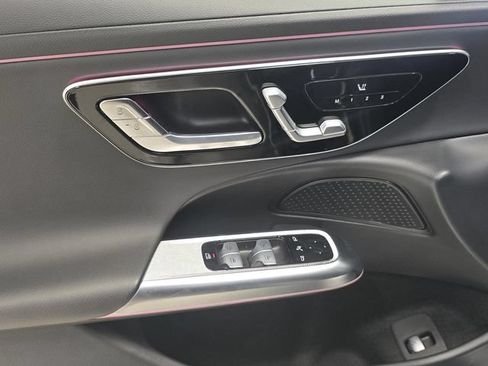Used 2025 Mercedes-Benz E 350 Sedan image 17