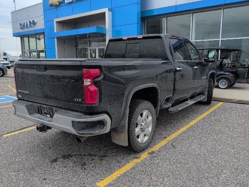 Used 2022 Chevrolet Silverado 3500 LTZ AWD/4WD image 2