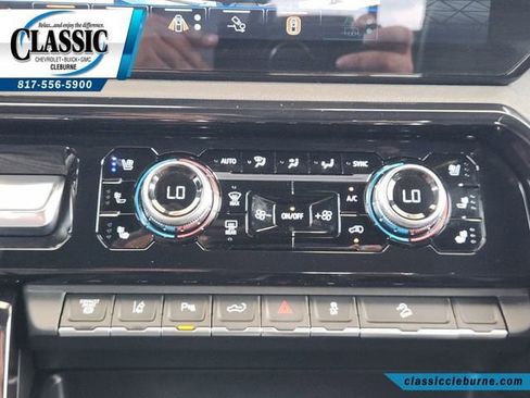 Used 2025 GMC Sierra 2500 AT4 w/ Technology Package AWD/4WD image 20