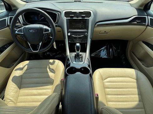 Used 2014 Ford Fusion SE w/ Equipment Group 202A FWD image 11