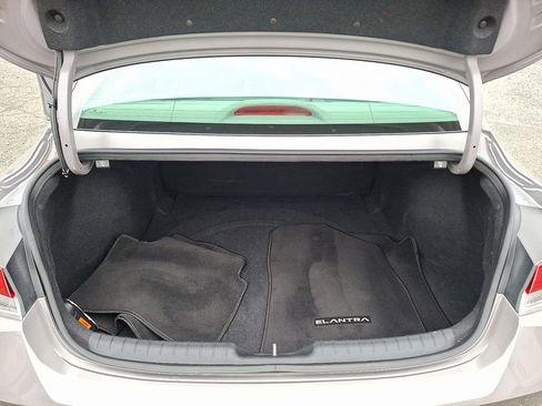 Used 2023 Hyundai Elantra SEL w/ Convenience Package image 29