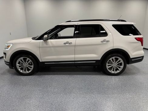 Certified 2018 Ford Explorer Limited w/ Equipment Group 301A FWD image 8