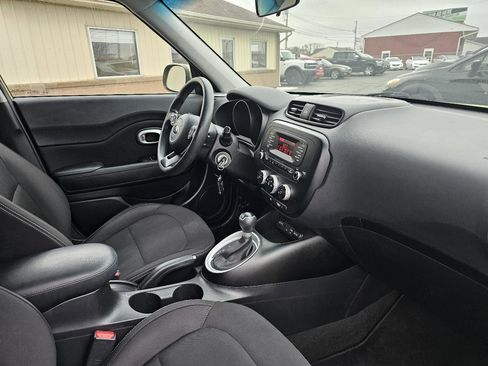 Used 2015 Kia Soul FWD image 23