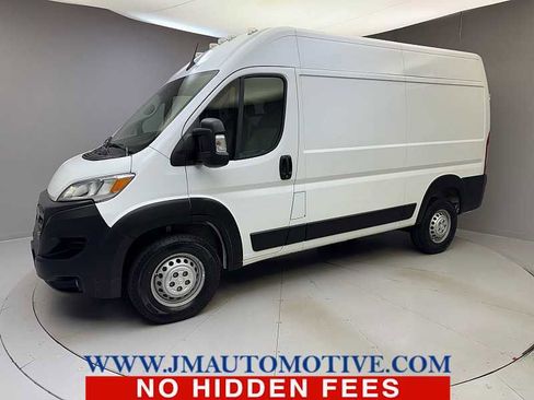 Used 2024 RAM ProMaster 2500 w/ Convenience Group FWD image 1