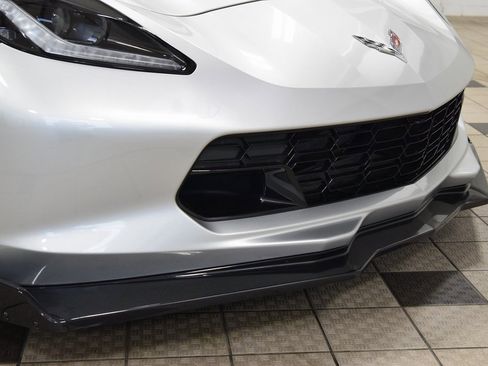 Used 2015 Chevrolet Corvette Z06 w/ 3LZ Preferred Equipment Group image 16