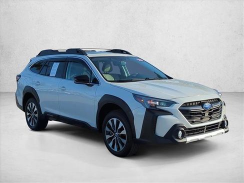 Used 2023 Subaru Outback Limited image 3