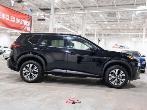 Used 2021 Nissan Rogue SV image 8