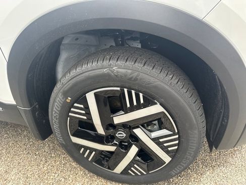 New 2026 Nissan Kicks SV image 8