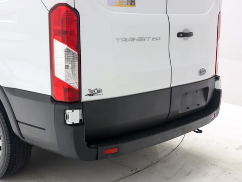 Used 2021 Ford Transit 250 Medium Roof RWD image 10