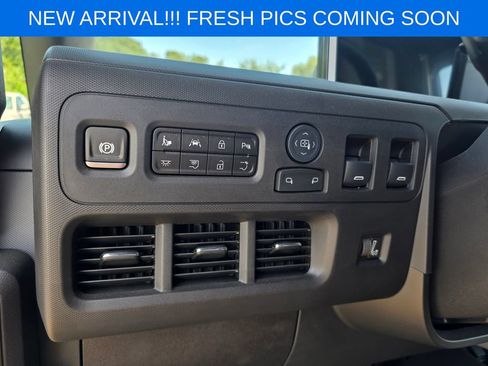 Used 2024 Chevrolet Brightdrop 400 w/ Commercial Equipment Package AWD/4WD image 7