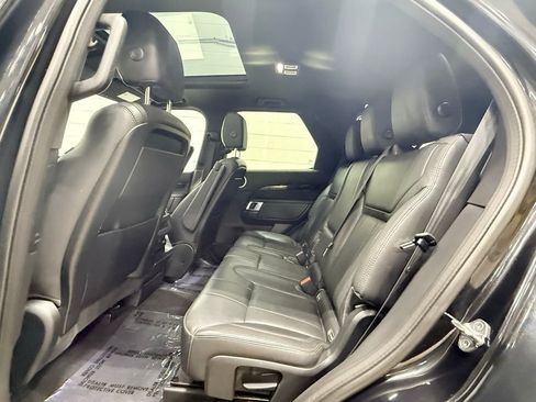 Used 2017 Land Rover Discovery SE AWD/4WD image 40