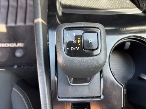 Used 2024 Nissan Rogue S AWD/4WD image 33