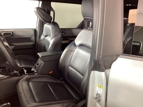 Used 2022 Ford Bronco Badlands image 16