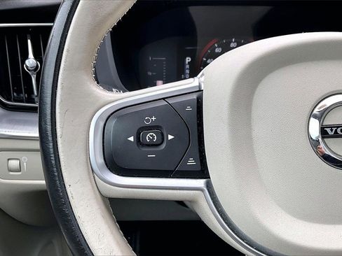 Used 2019 Volvo XC60 T5 Momentum w/ Premium Package image 20