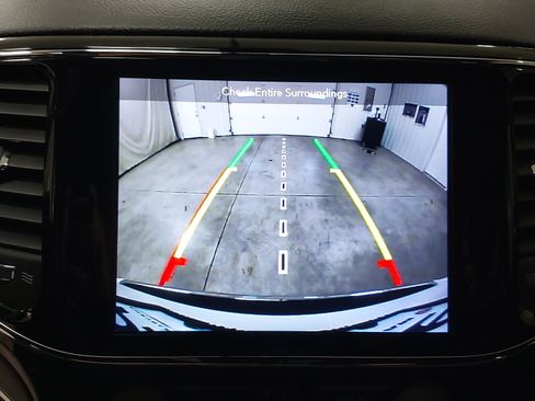 Used 2019 Jeep Grand Cherokee Limited image 36