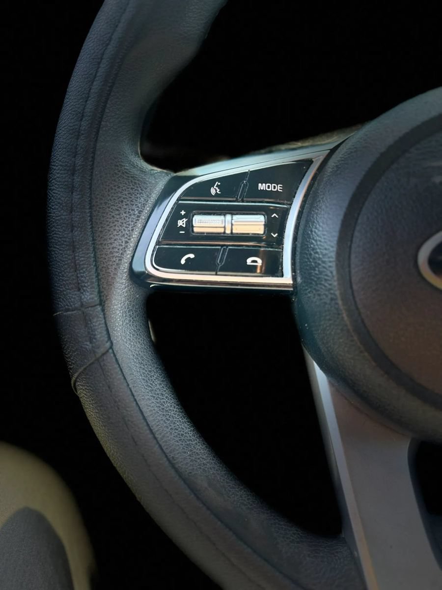 Used 2020 Kia Forte LXS FWD image 35