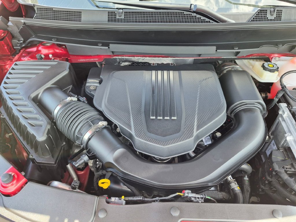 New 2026 Chevrolet Traverse RS w/ LPO, Floor Liner Package FWD image 12
