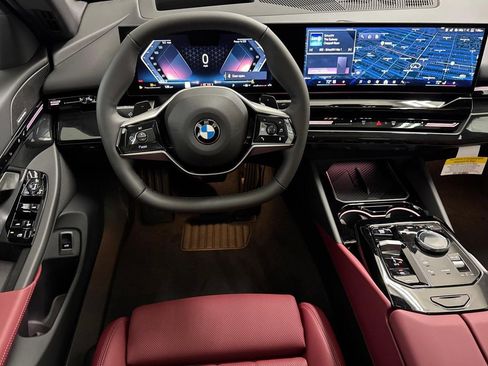 Used 2026 BMW 530i w/ Premium Package RWD image 27