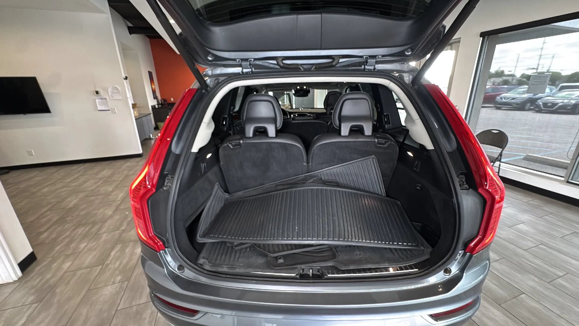 Used 2017 Volvo XC90 T6 Momentum w/ Vision Package AWD/4WD image 29