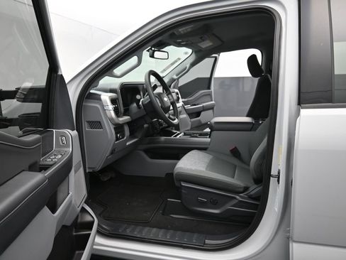New 2026 Ford F250 XLT w/ XLT Premium Package image 6