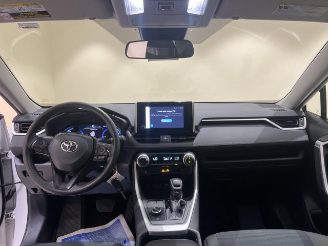 Used 2023 Toyota RAV4 LE AWD/4WD image 18