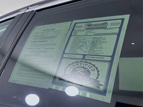 Used 2023 Chrysler Voyager LX image 34