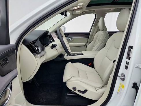 New 2026 Volvo XC90 T8 Ultra w/ Protection Package Premier image 17