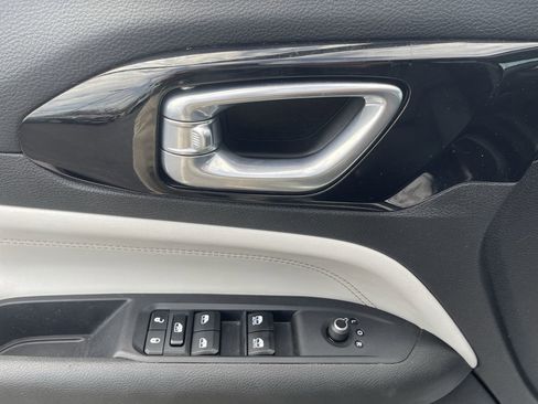 Used 2024 Jeep Compass Limited image 23