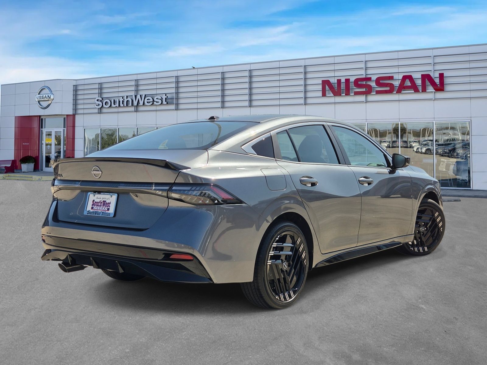 New 2027 Nissan Sentra SR w/ Floor Mat Package FWD image 5