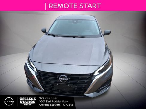 Used 2025 Nissan Altima 2.5 S image 4