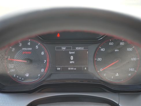 Used 2024 Chevrolet Trax RS FWD image 22