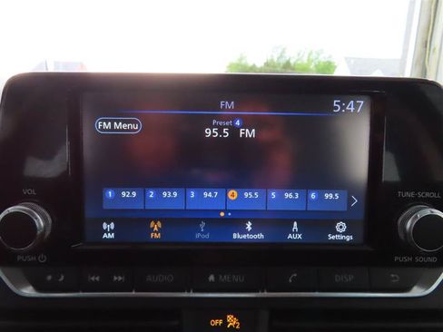 Used 2024 Nissan Altima 2.5 S FWD image 23