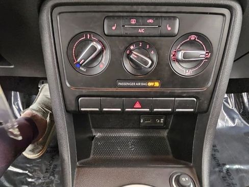 Used 2016 Volkswagen Beetle R-Line SE image 18