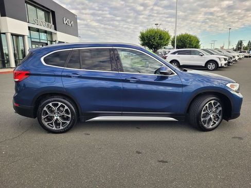 Used 2022 BMW X1 xDrive28i w/ Premium Package AWD/4WD image 3