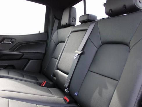 New 2026 GMC Canyon Elevation w/ Convenience Package image 25