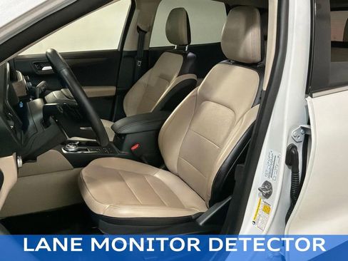 Used 2020 Ford Escape Titanium AWD/4WD image 6