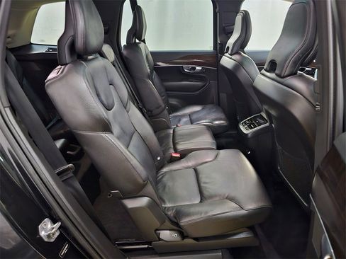 Used 2019 Volvo XC90 T6 Momentum w/ Protection Package image 12