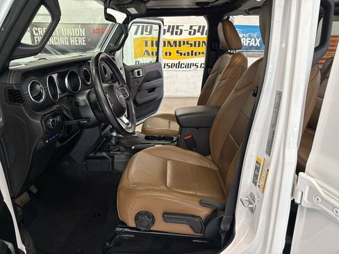 Used 2022 Jeep Wrangler Unlimited Sahara w/ Cold Weather Group AWD/4WD image 8
