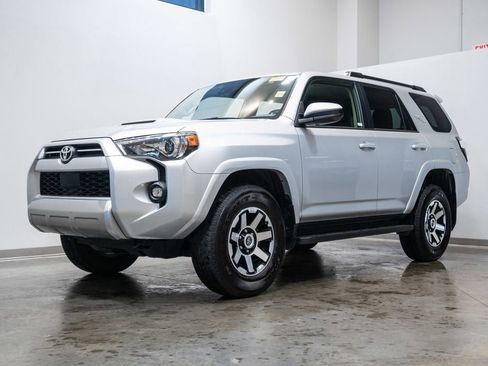 Certified 2024 Toyota 4Runner TRD Off-Road AWD/4WD image 3
