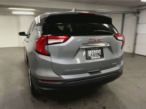 Used 2024 GMC Terrain SLE image 7