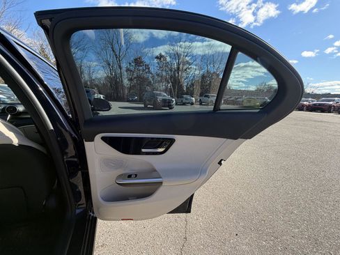 Used 2022 Mercedes-Benz C 300 4MATIC Sedan image 25