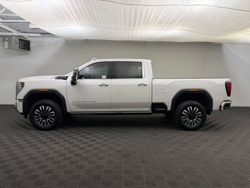 Used 2024 GMC Sierra 2500 Denali Ultimate AWD/4WD image 2