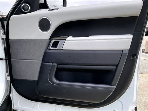 Used 2016 Land Rover Range Rover Sport HSE image 23