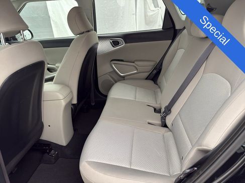 Used 2020 Kia Soul LX image 14