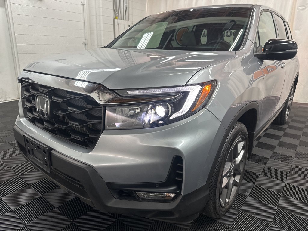 Used 2023 Honda Passport EX-L image 4