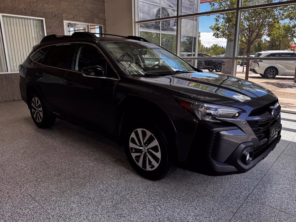 Used 2024 Subaru Outback Premium AWD/4WD image 1