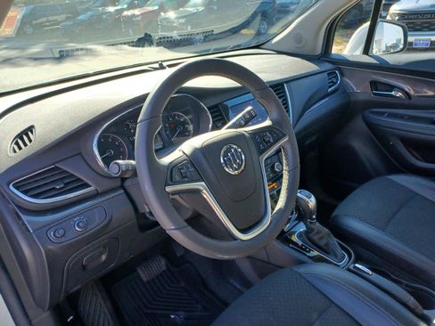 Used 2022 Buick Encore Preferred image 8