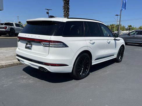 Used 2025 Lincoln Aviator Reserve w/ Luxury Package AWD/4WD image 3