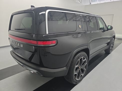 Used 2024 Rivian R1S Adventure AWD/4WD image 5