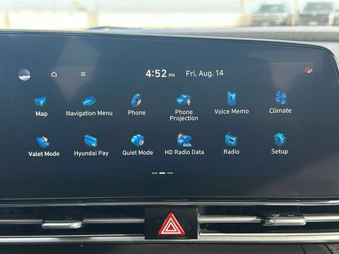 Used 2025 Hyundai Elantra Limited FWD image 25